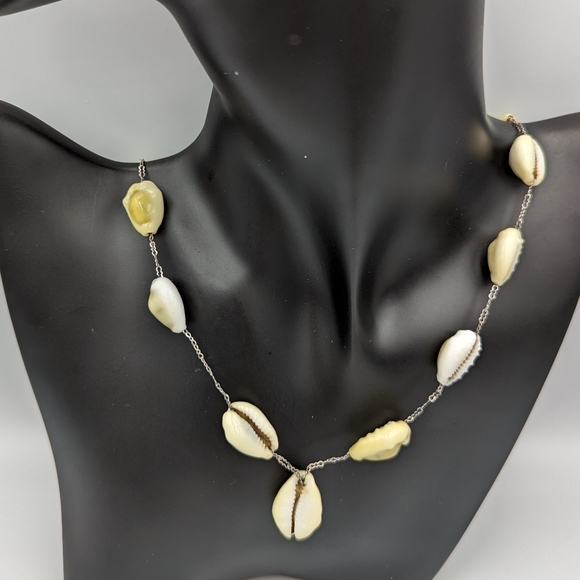 Vintage Sterling Silver and MONEY COWRY Shell Necklace - Picture 6 of 10